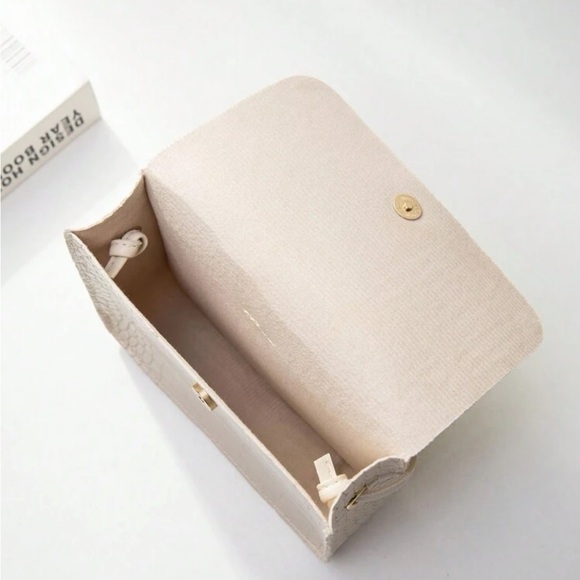 ⚠️Clearance Beige Crocodile Print Square Crossbody Bag - Picture 6 of 7